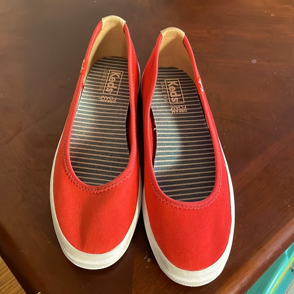 Like New Keds slip-on sneakers!